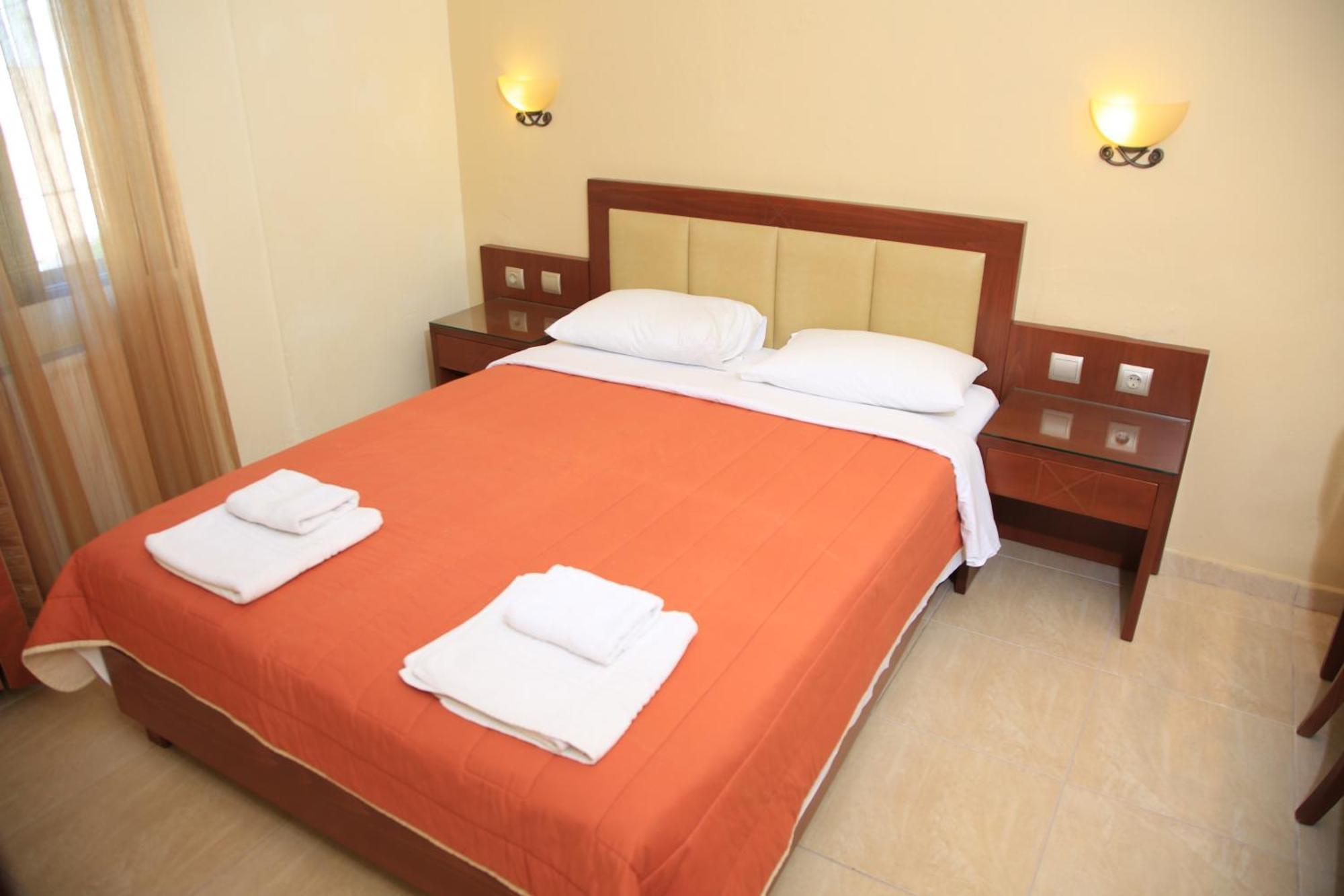 Hotel Zeus Áfitos Extérieur photo